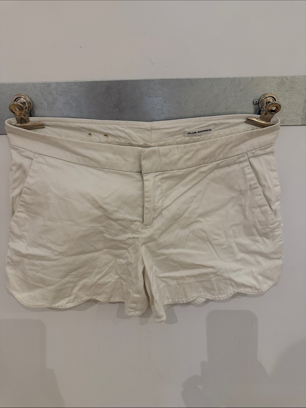 Club Monaco Low-Rise White Shorts - women’s size 4